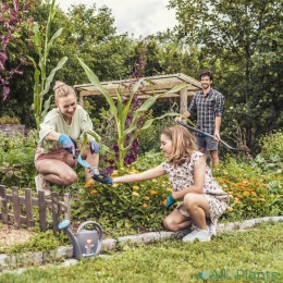 gardena-tuin-en-klushandschoenen-samen-klussen-in-de-tuin