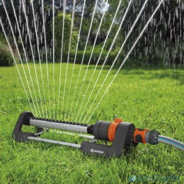4078500048019 GARDENA ZWENKSPROEIER AQUA M 250 M² INSTELBARE GAZONSPROEIER EN VORSTBESTENDIG POLO 250